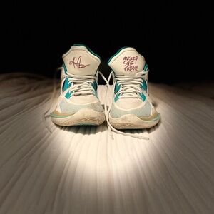Sue Bird x Nike Kyrie Infinity GS-6Y